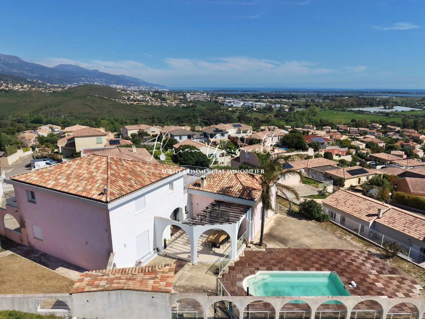 Maison à vendre - 7 pièces - 260m2 - Biguglia (20620)