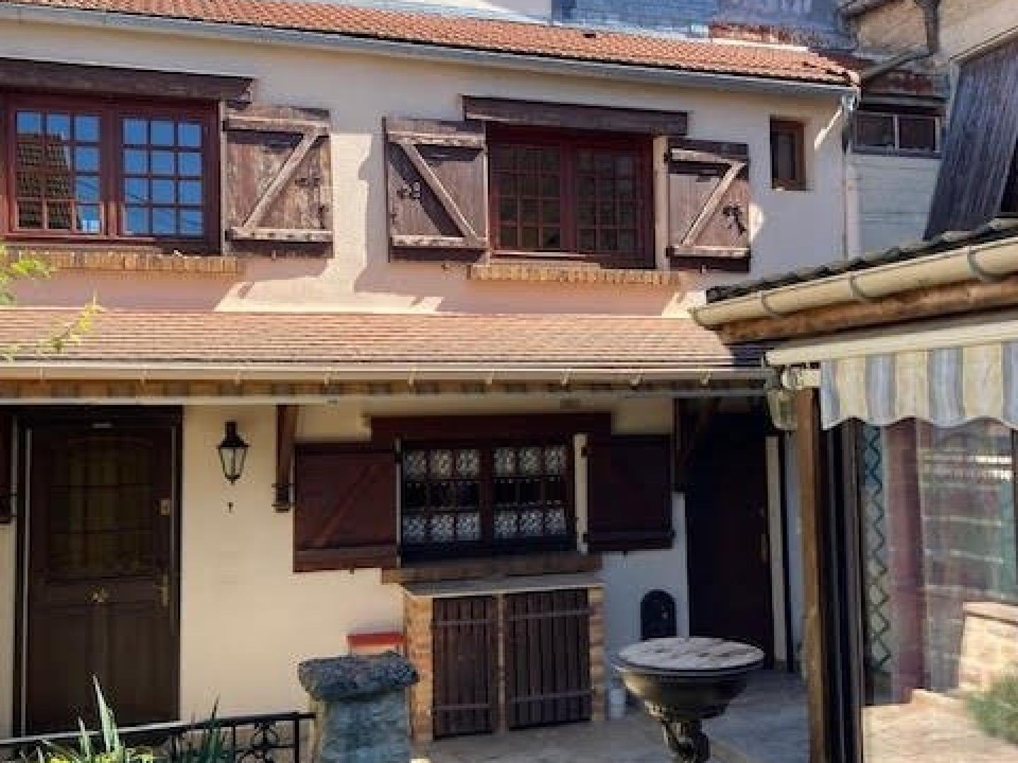 Maison à Châtillon sur seine avec cour et petit terrain bien situé