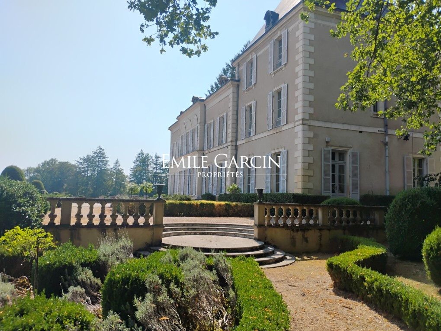 Maison à vendre - 20 pièces - 2500m2 - Toucy (89130)