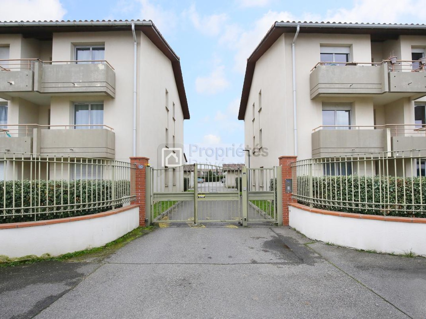 Appartement T3 meublé - 2 stationnements - piscine