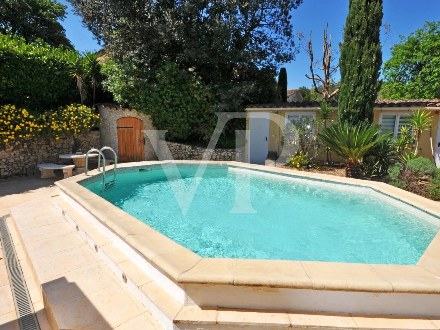 Maison à vendre - 6 pièces - 173m2 - Valbonne (06560)