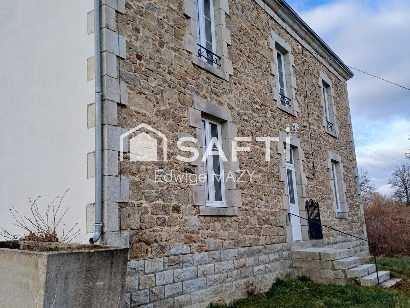 Maison à vendre - 6 pièces - 162m2 - Arfeuille-Châtain (23700)