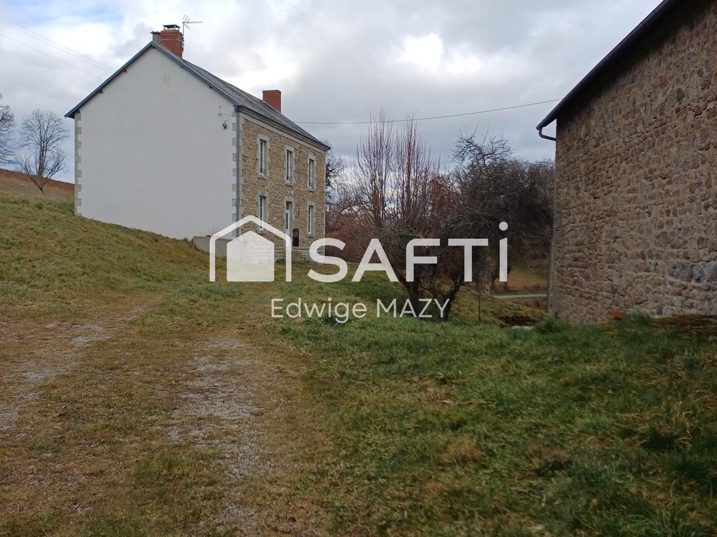 Maison à vendre - 6 pièces - 162m2 - Arfeuille-Châtain (23700)