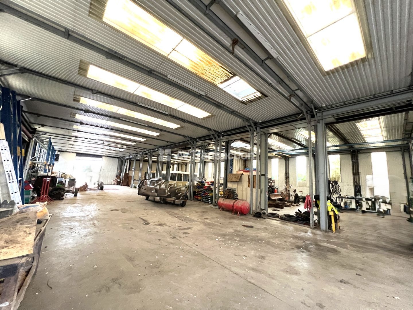 A vendre , Vernon ( 27200 ) local d'activité , 739 m2