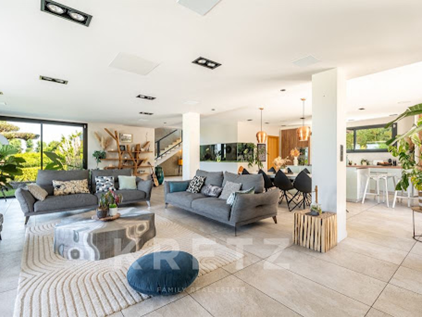 Maison à vendre - 11 pièces - 361m2 - Villette-D'anthon (38280)