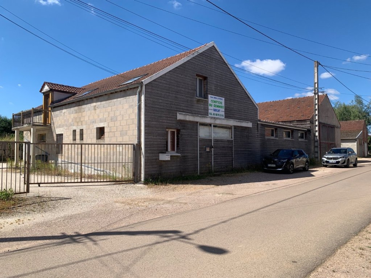 A VENDRE - BATIMENT A USAGE INDUSTRIEL