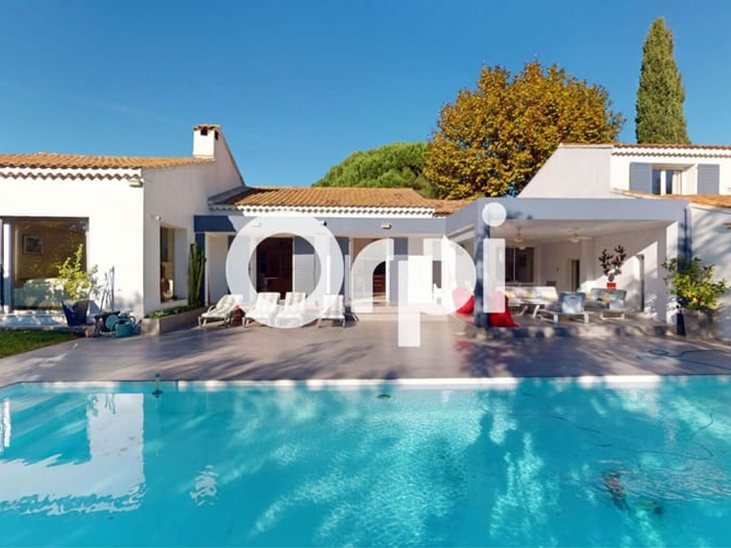 Maison 5 pièces 240 m²
