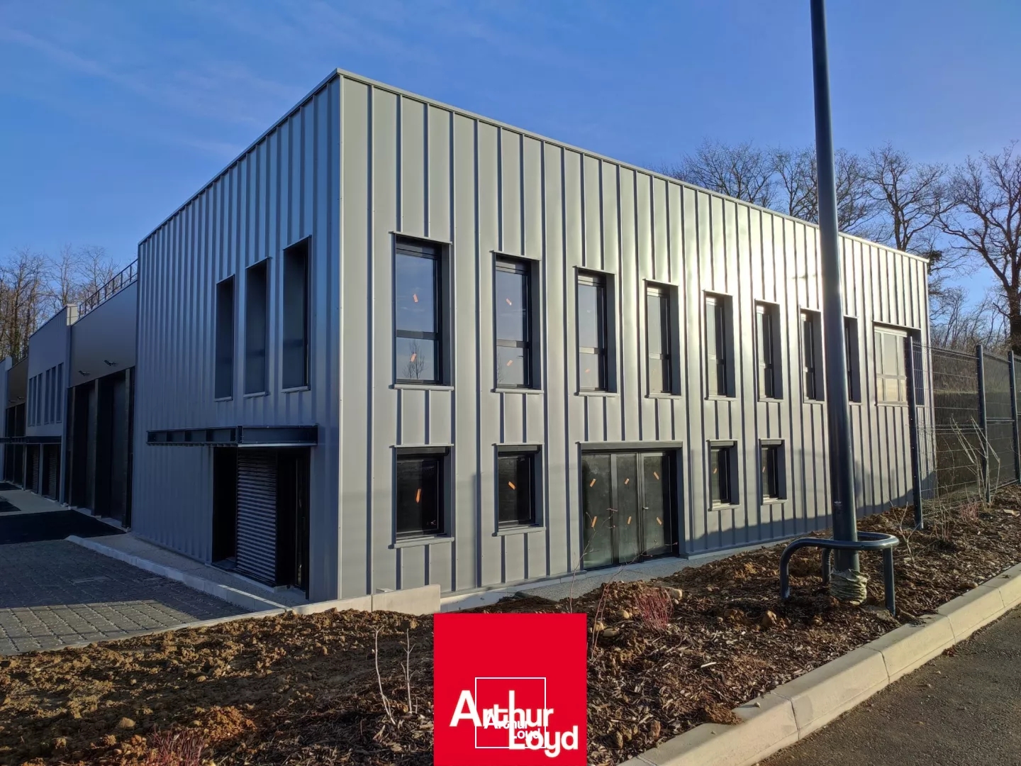 Locaux à vendre - 259m2 - Mionnay (01390)