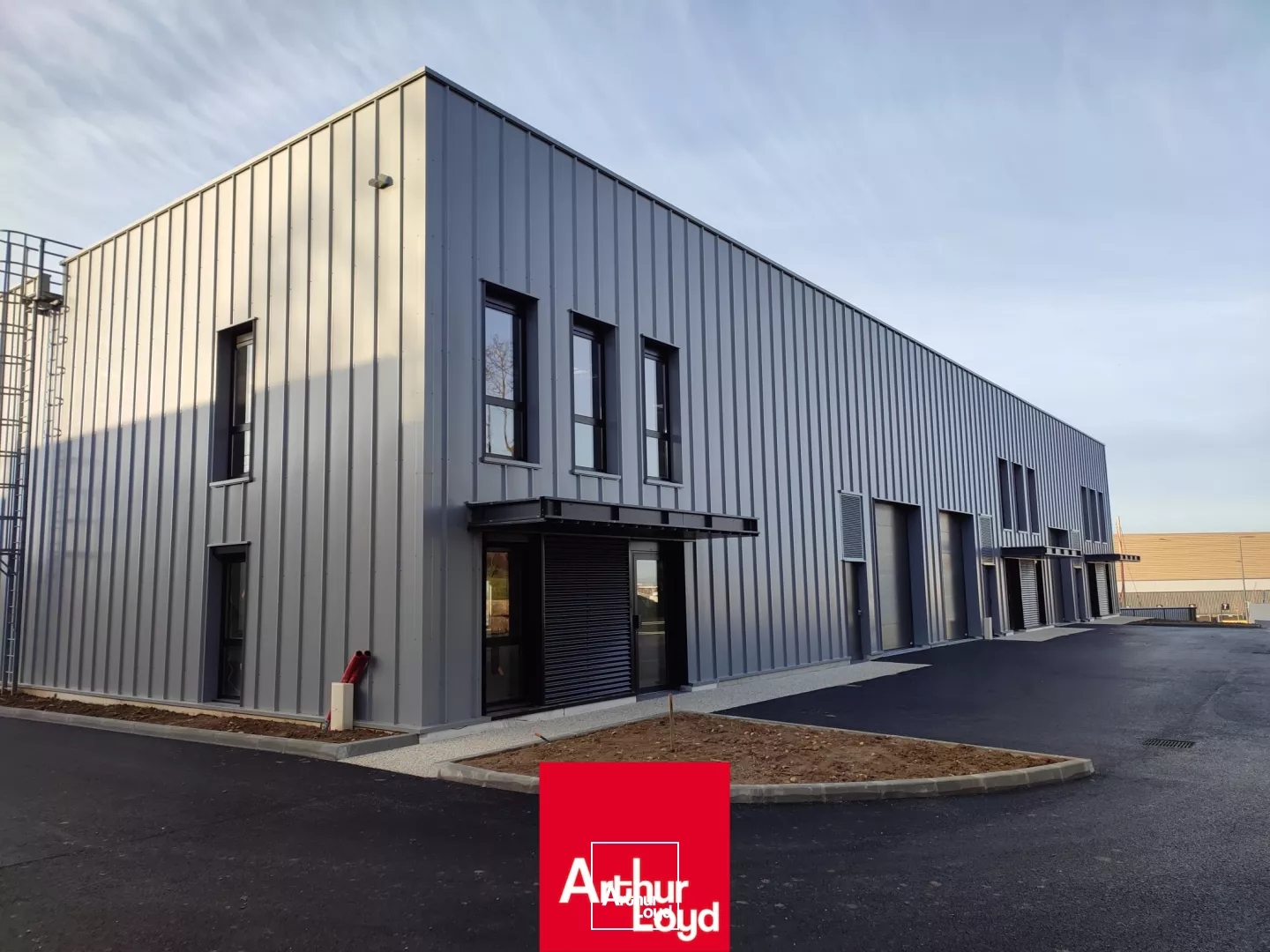 Locaux à vendre - 259m2 - Mionnay (01390)