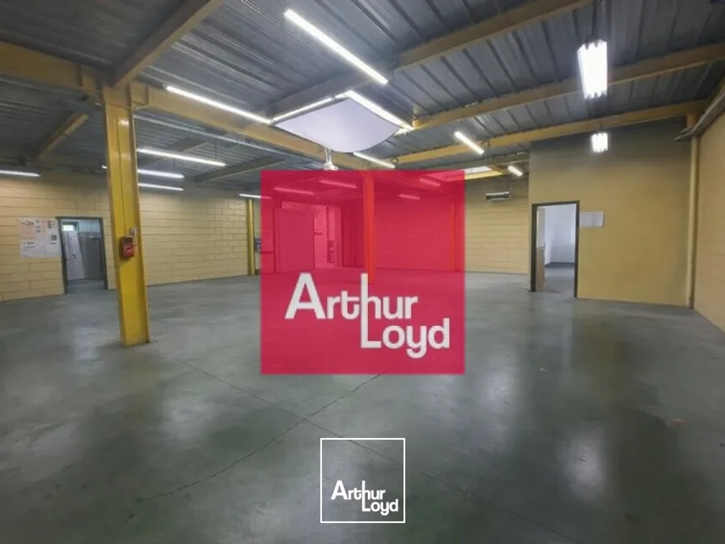 Locaux à vendre - 965m2 - Riom (63200)