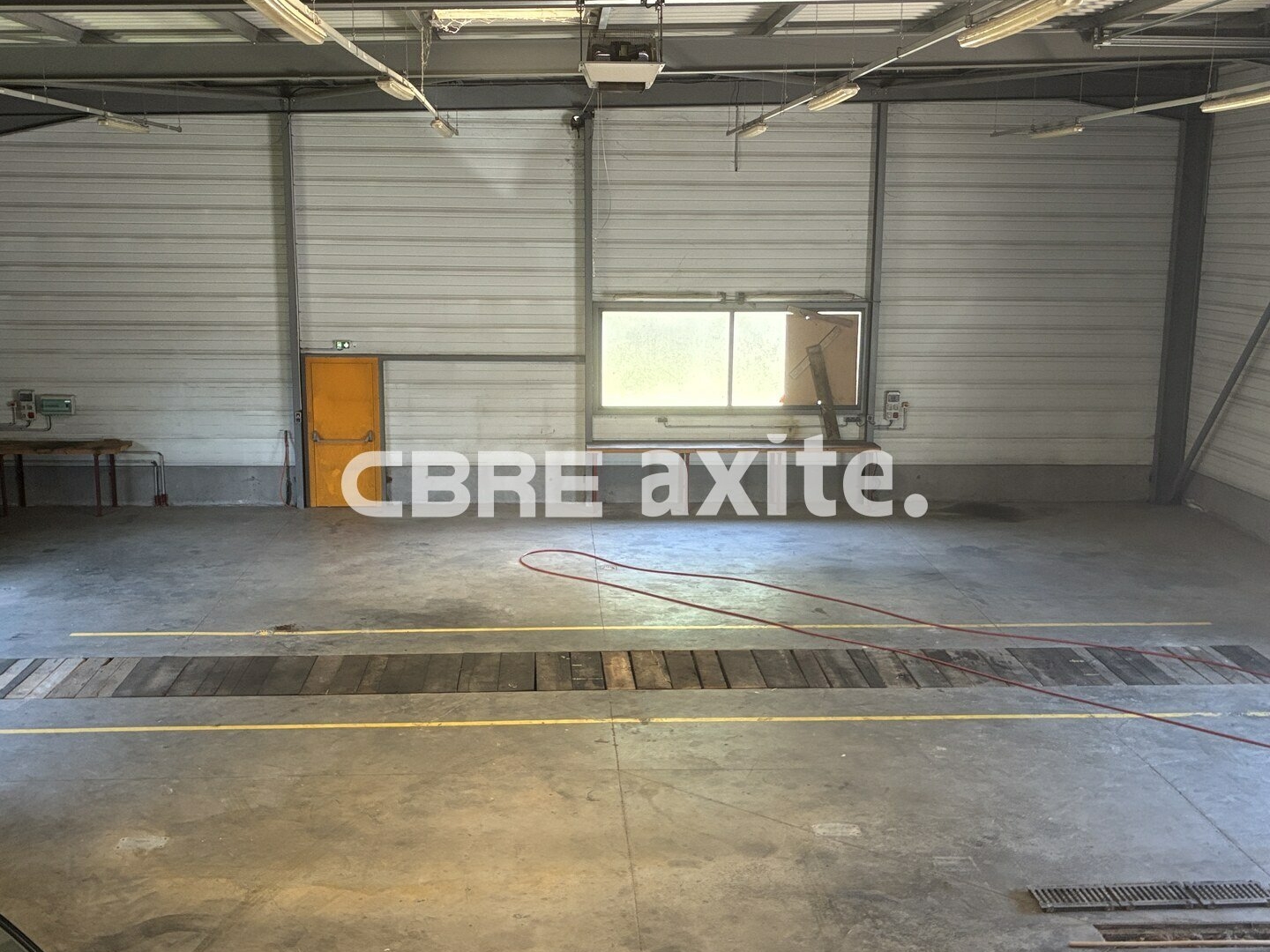 Local industriel 780 m²