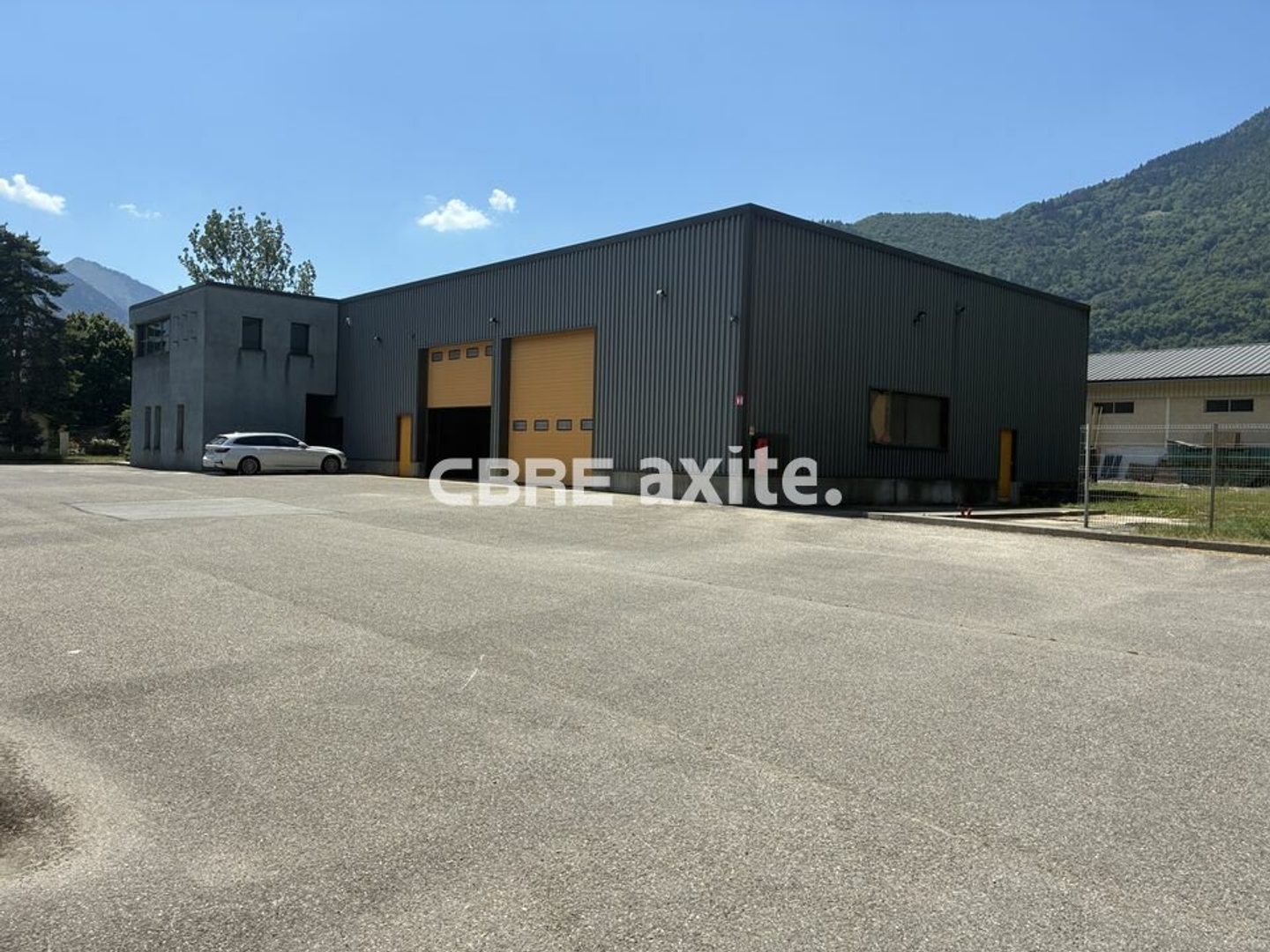 Locaux à vendre - 780m2 - Saint-Ferréol (74210)