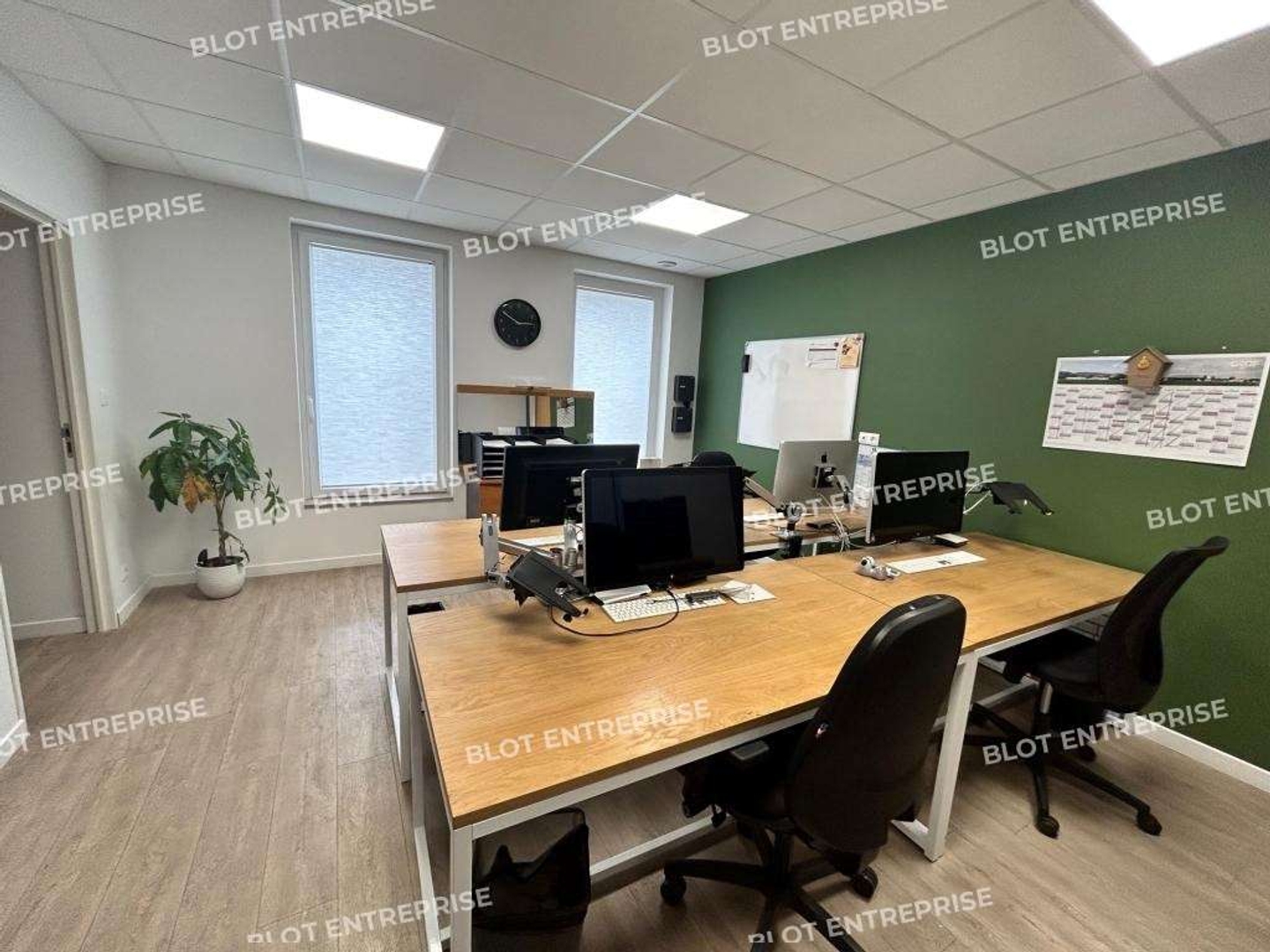 Vente local activités bureaux de 980m² à Corp-Nuds
