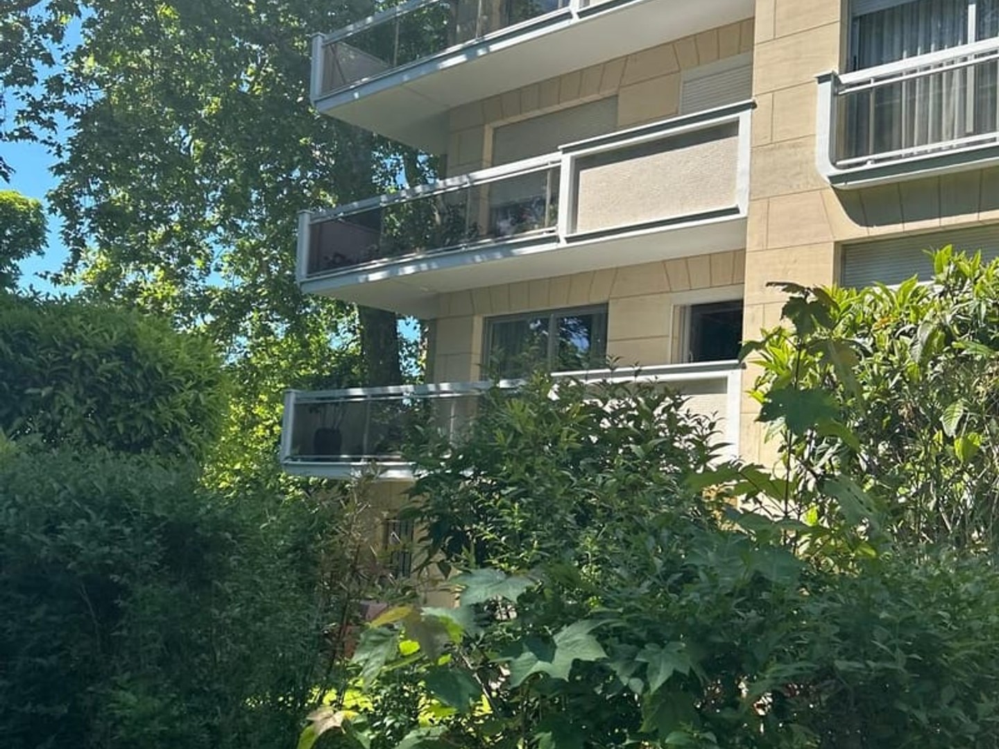 Appartement 14 pièces 107 m²