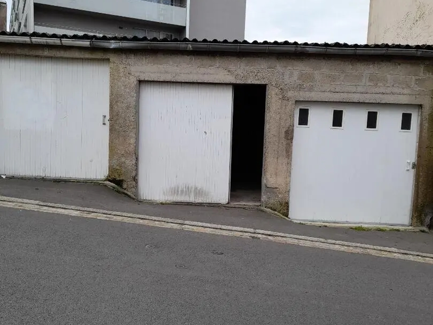 Garage/parking