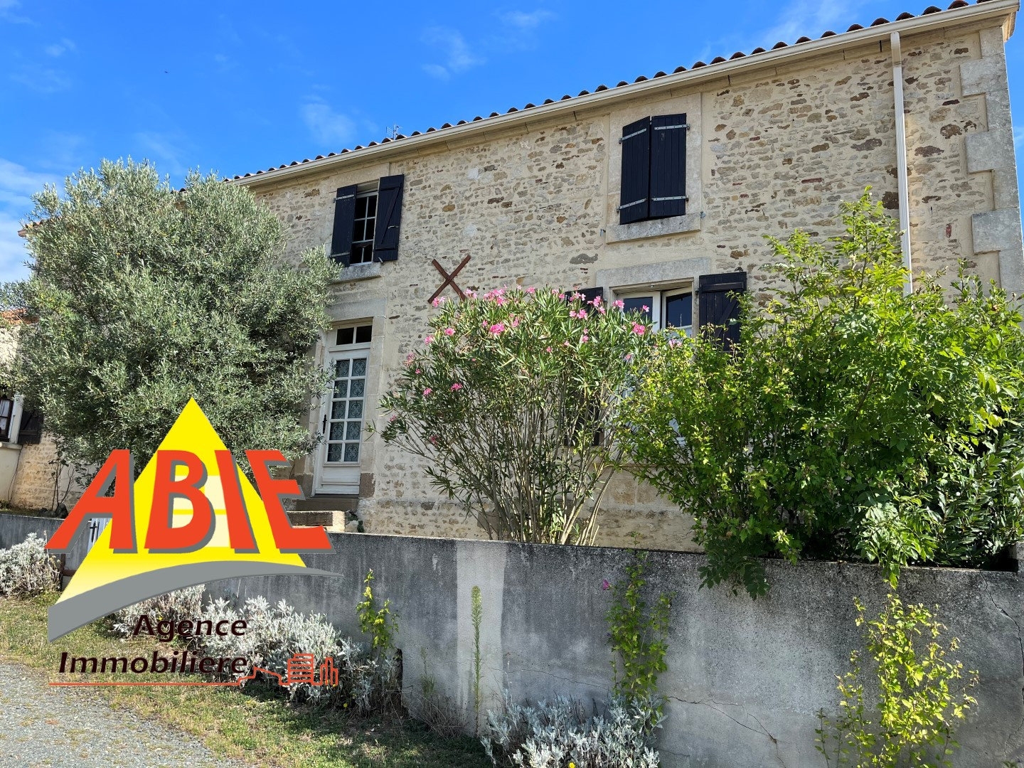 Maison Saint Martin Des Fontaines 7 pièce(s) 150 m2