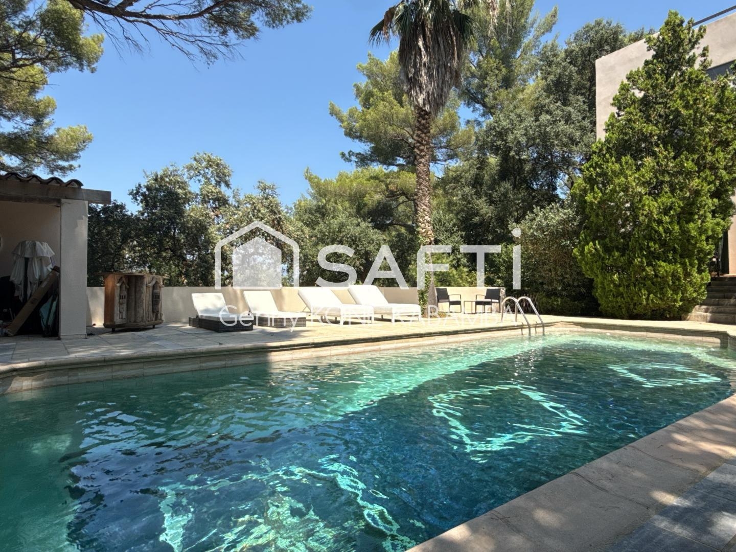 Maison à vendre - 6 pièces - 328m2 - La Seyne-Sur-Mer (83500)