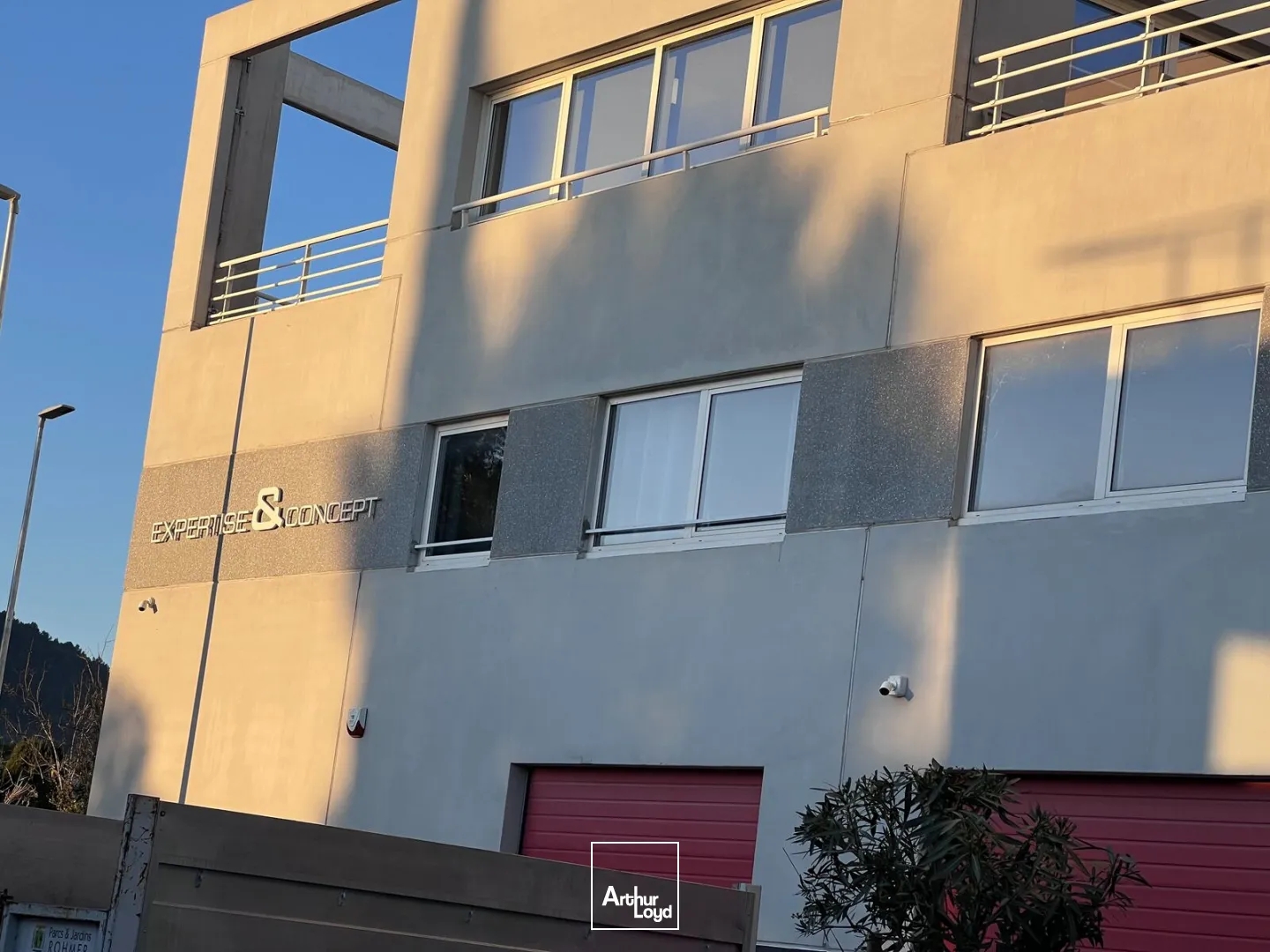 Bureaux à vendre - 519m2 - Solliès-Ville (83210)