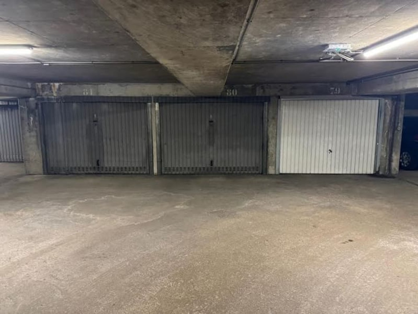 Parking/Garage/Box