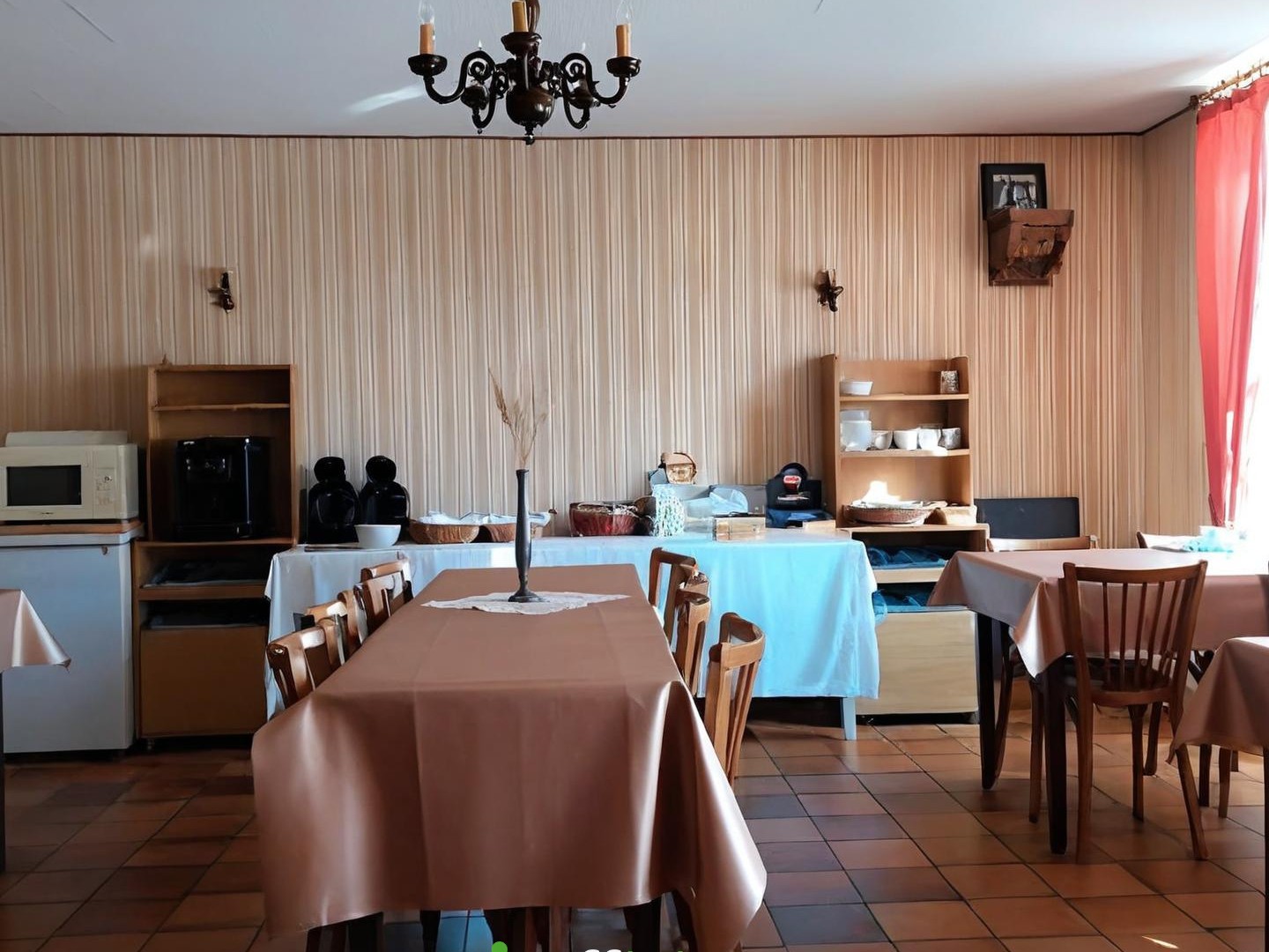 Locaux à vendre - 32 pièces - 900m2 - Guerlesquin (29650)