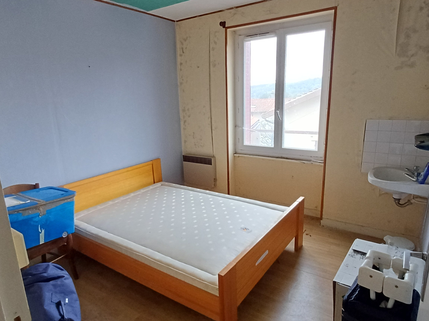 Immeuble à vendre - 14 pièces - 214m2 - Saint-Genès-Champ... (63122)