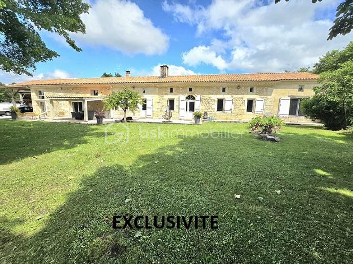 Maison 10 pièces 379 m²
