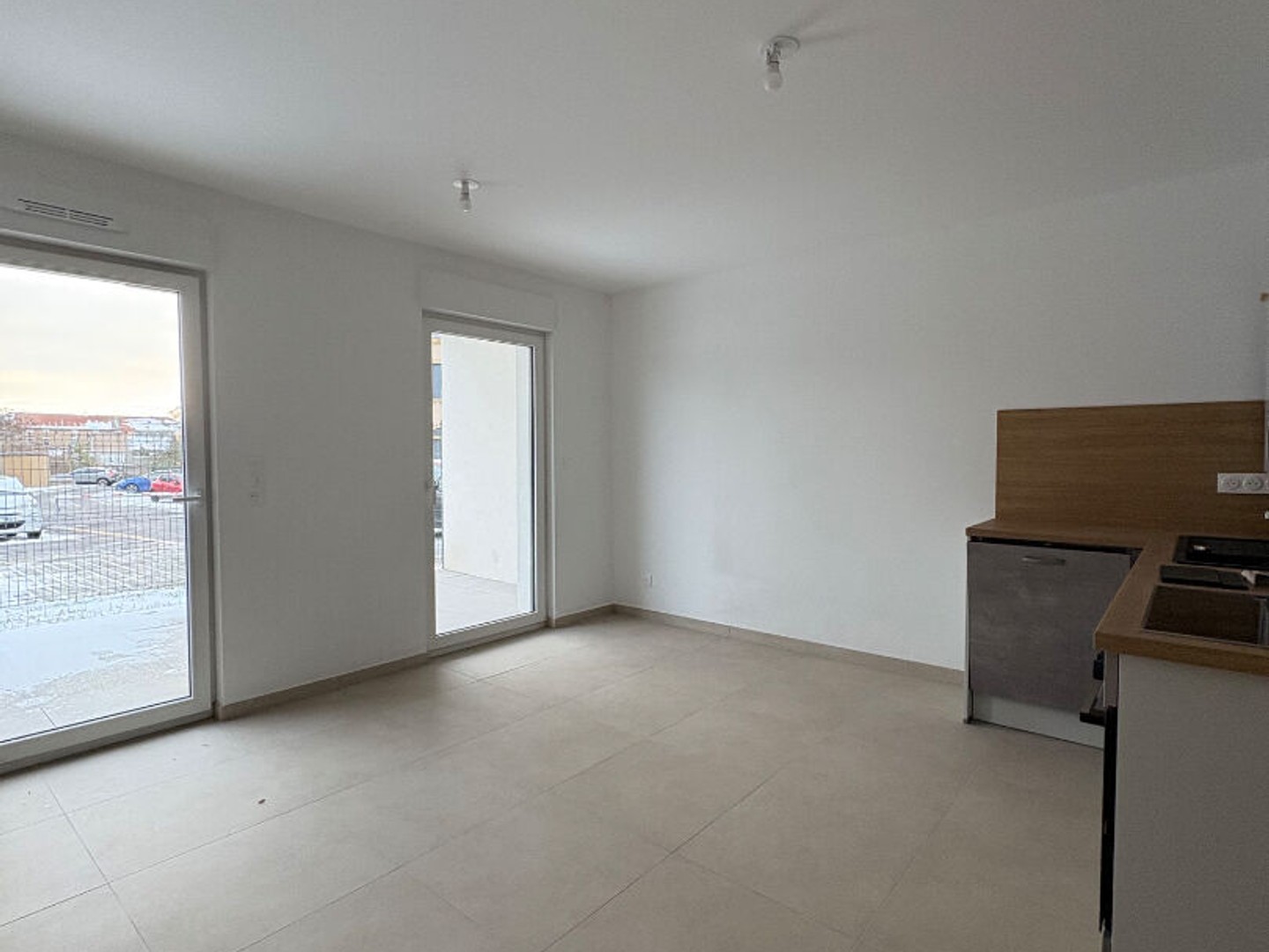 A Vendre : Studio neuf avec jardin et parking à Uckange