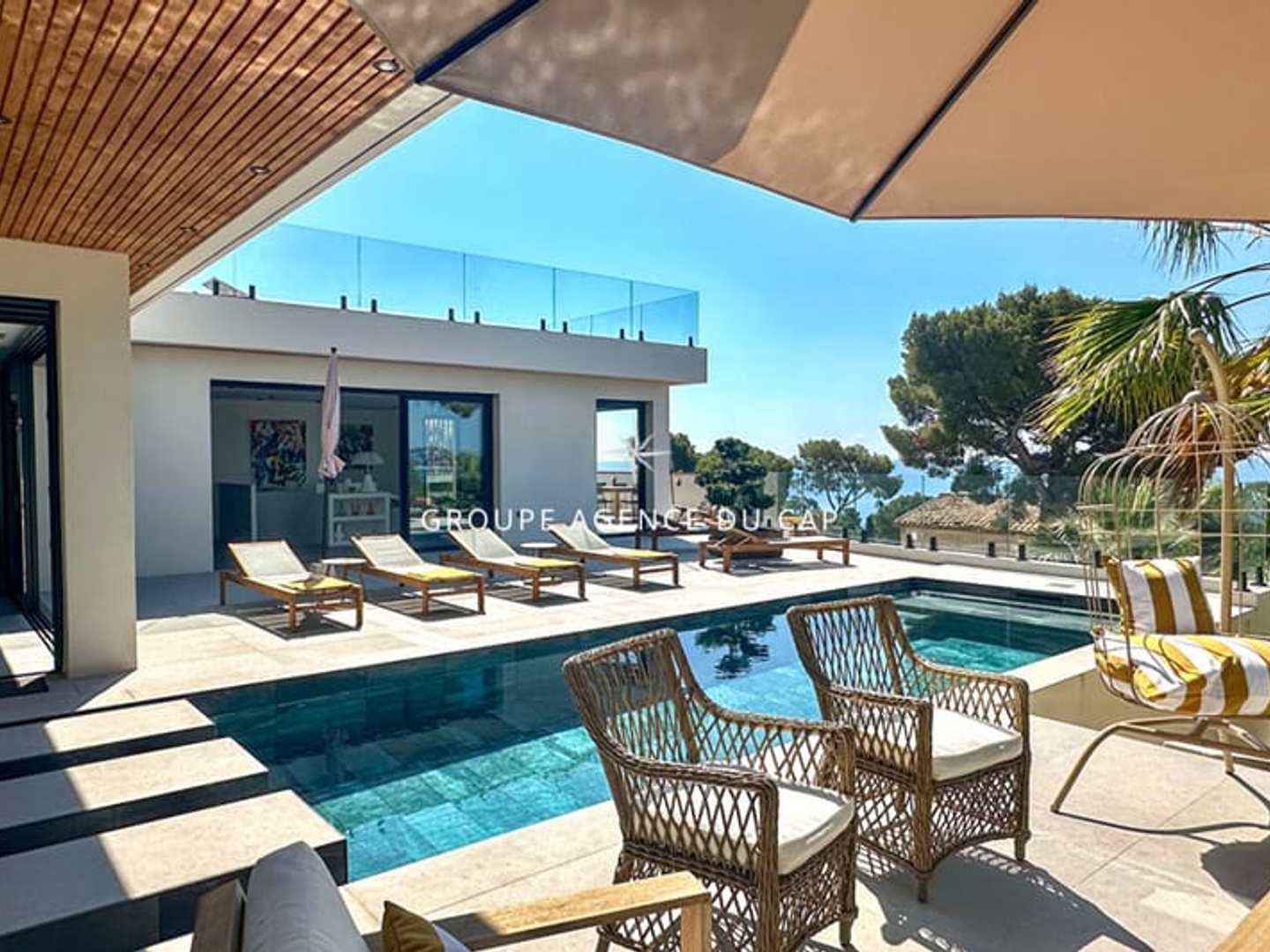 Maison à vendre - 8 pièces - 340m2 - Roquebrune-Sur-Ar... (83380)