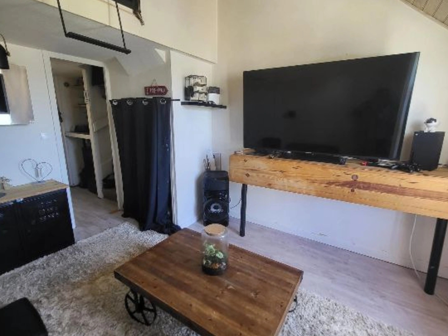 ARZON - À 300 M DE LA PLAGE ET DU PORT - CHARMANT APPARTEMENT AVEC CHAMBRE EN MEZZANINE