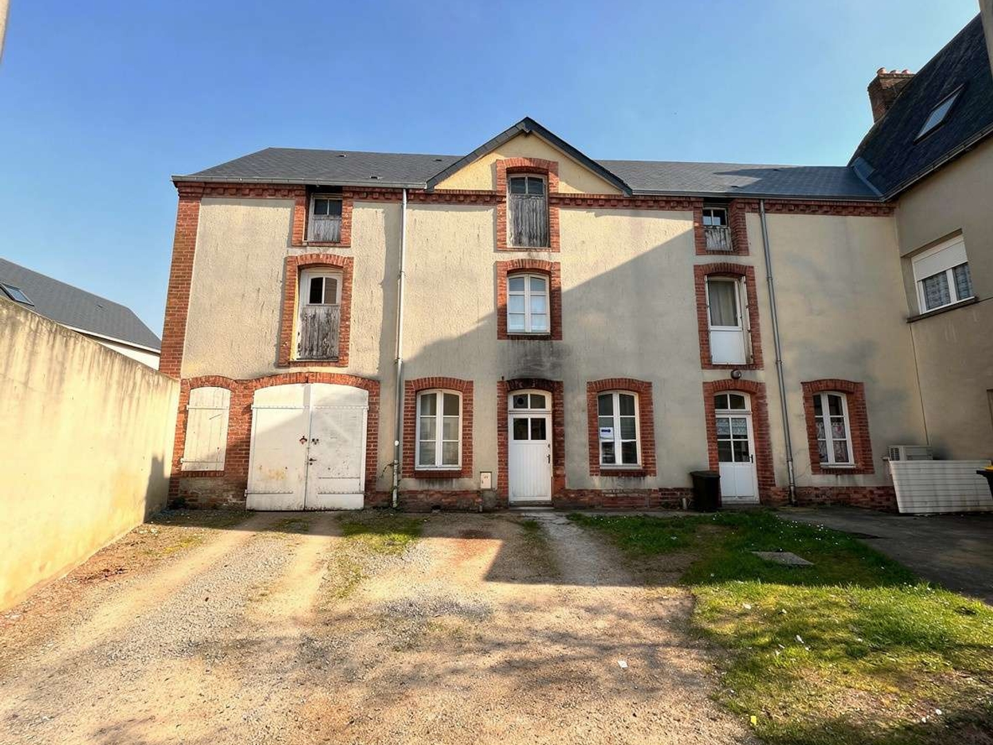 Local 252 m²