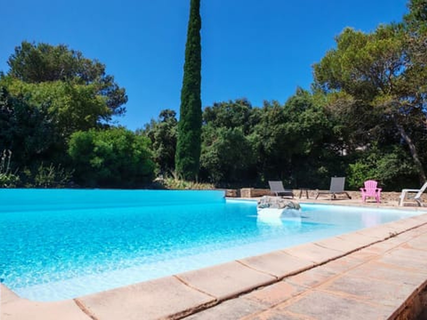 Nîmes, Villa P7 de 170m2 avec 2 dépendances aménagées de 60M2 chacunes