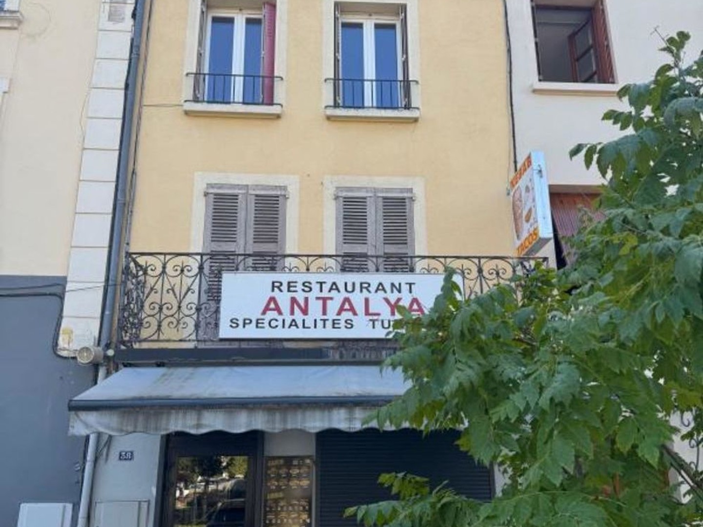 SAINT - MARCELLIN - Immeuble pour investisseur - À Vendre