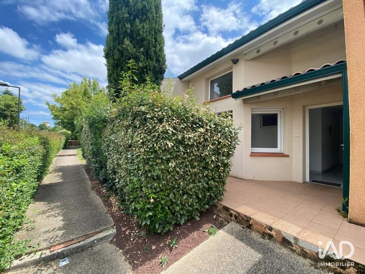 Immeuble commercial 48 m²