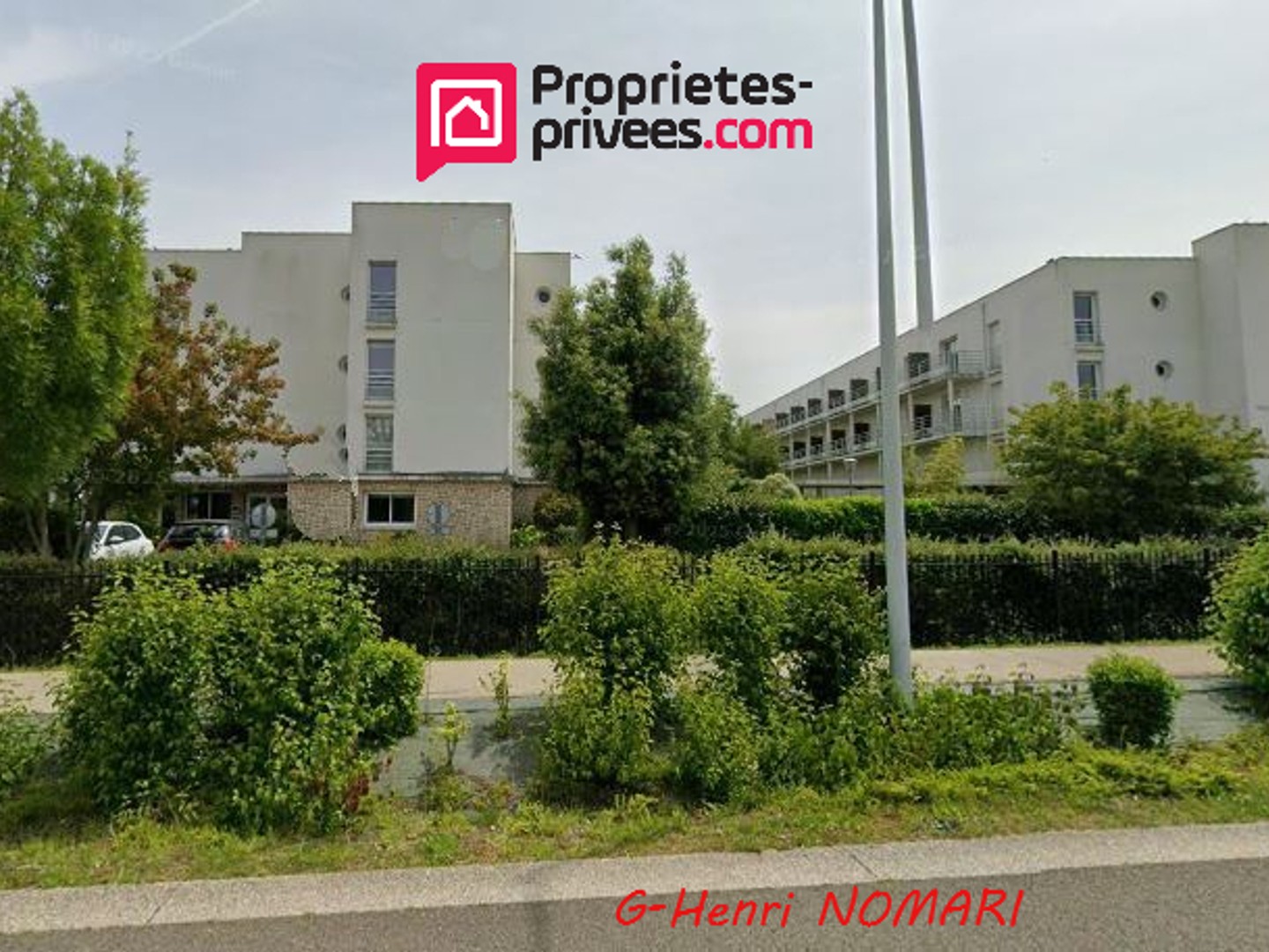 LMNP - CHARTRES - Appartement duplex de 40 m2 , et parking