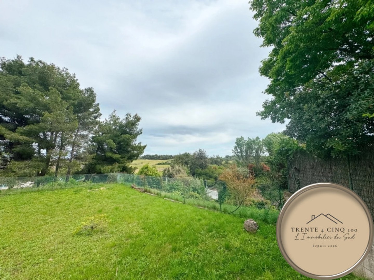 Terrain constructible 918 m²