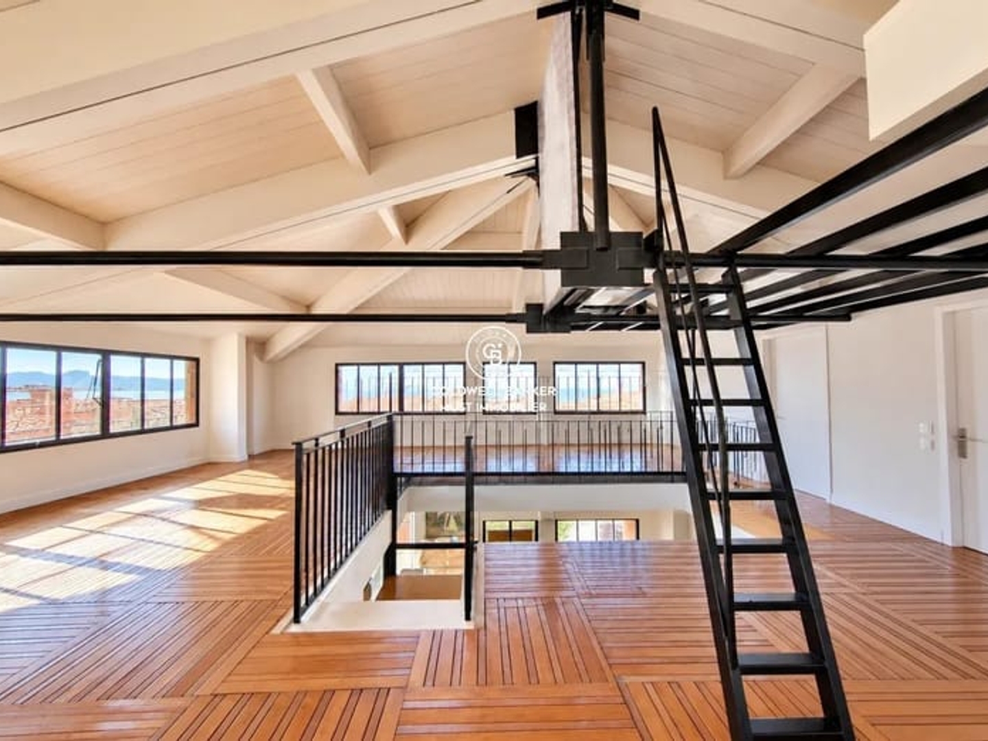 PORT-VENDRES - LOFT D'EXCEPTION DE 300 M² À DEUX PAS DU PORT