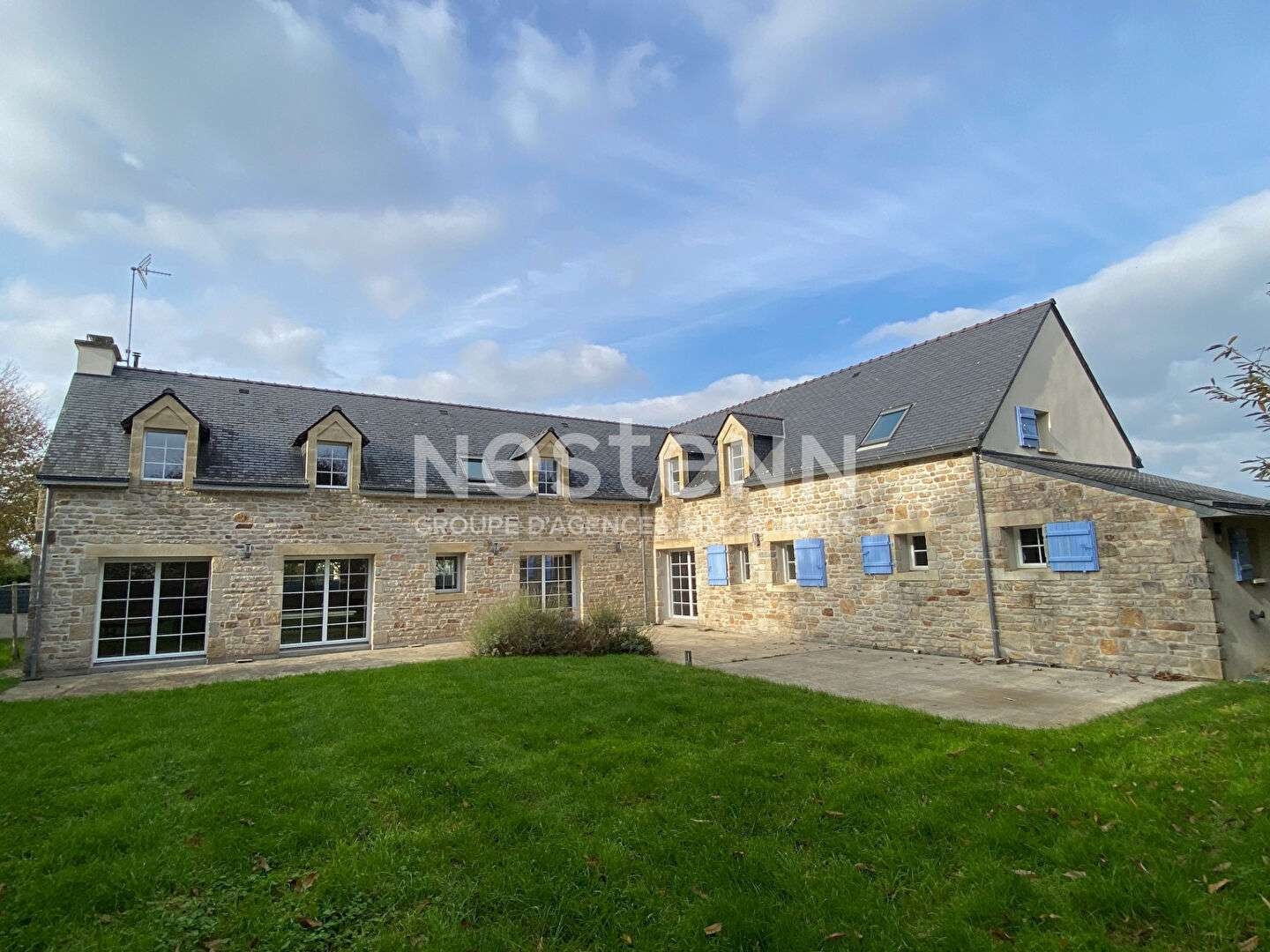 Maison 9 pièces 290 m²