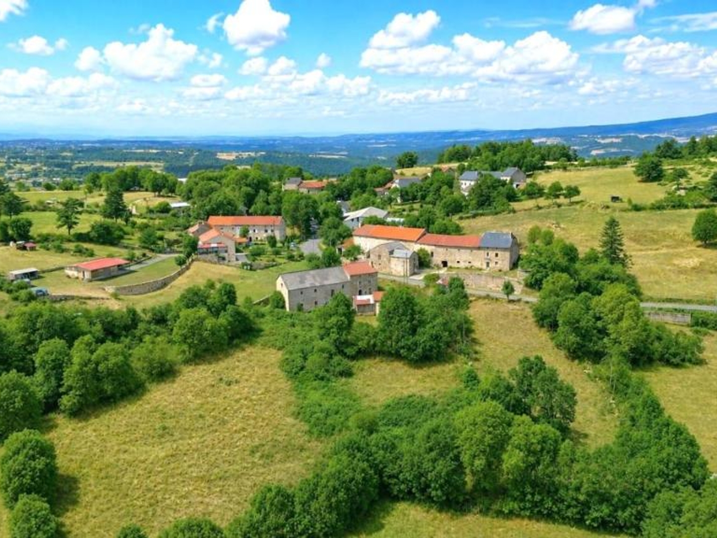 Maison à vendre - 7 pièces - 400m2 - Chaulhac (48140)