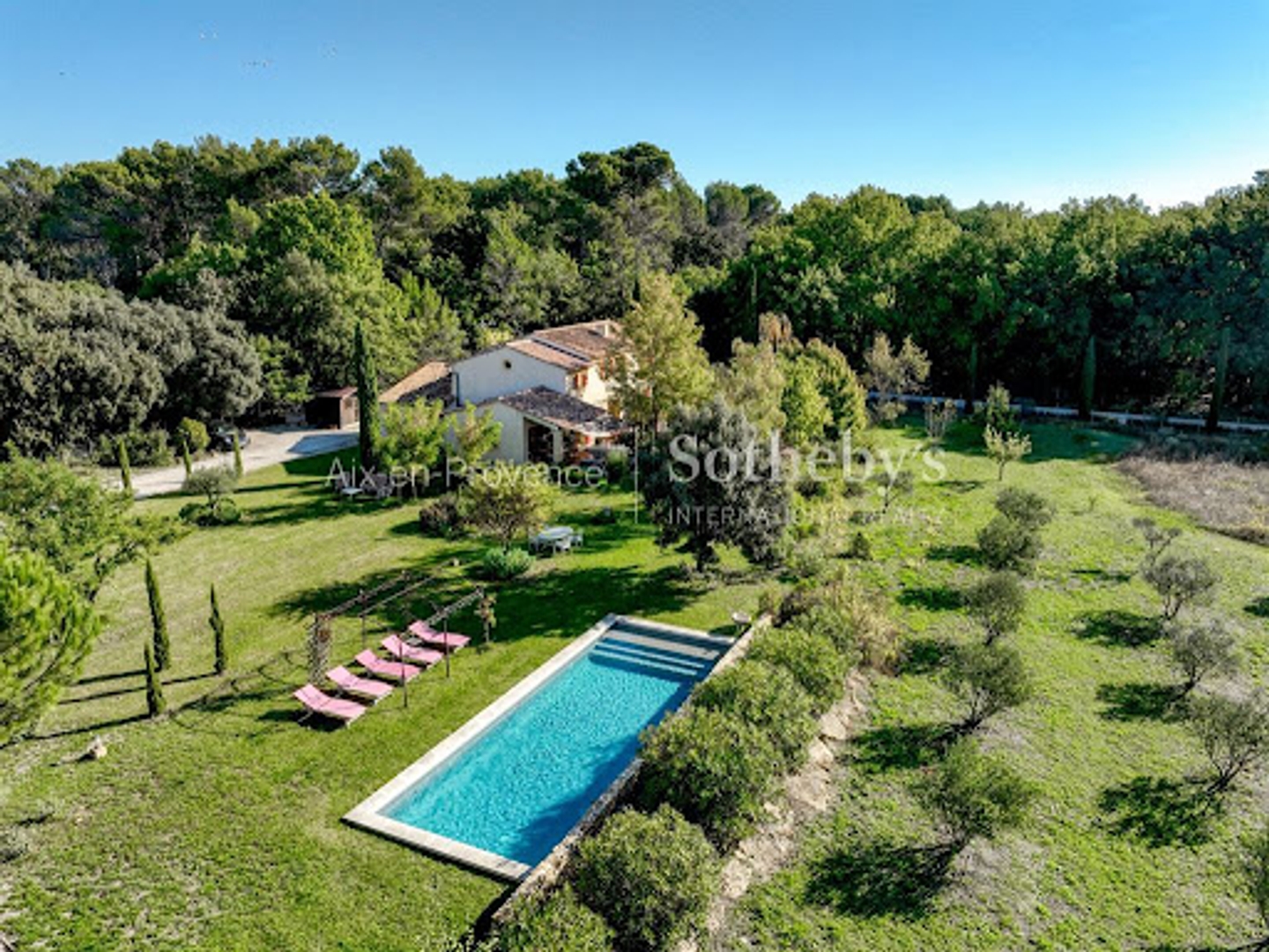 Maison à vendre - 8 pièces - 201m2 - Aix-En-Provence (13100)