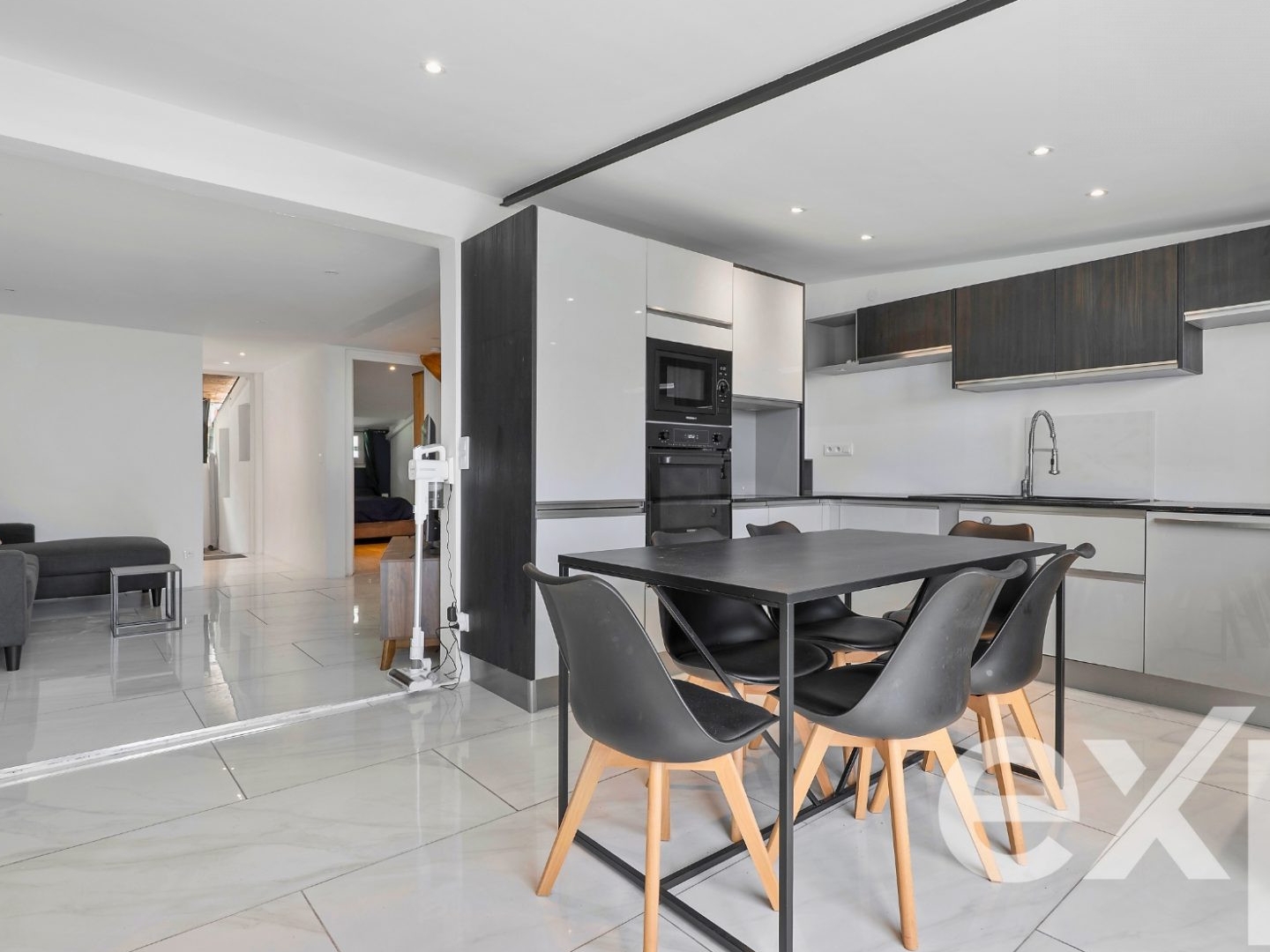 EXCLUSIVITÉ - Sofia - Maison 4 pièces rénovée avec piscine à La Possession - secteur Saint-Laurent - proche CHOR