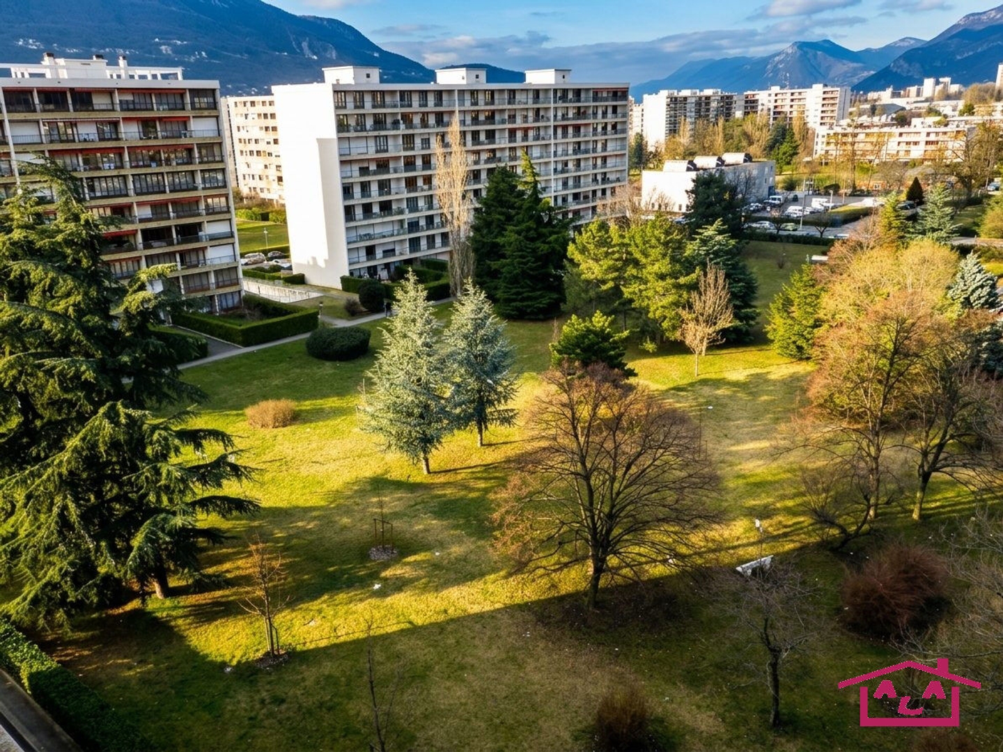 Appartement de standing au dernier étage avec ascenseur