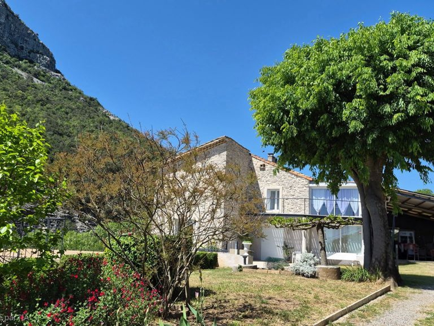 Maison à vendre - 18 pièces - 346m2 - Saint-Hippolyte-D... (30170)