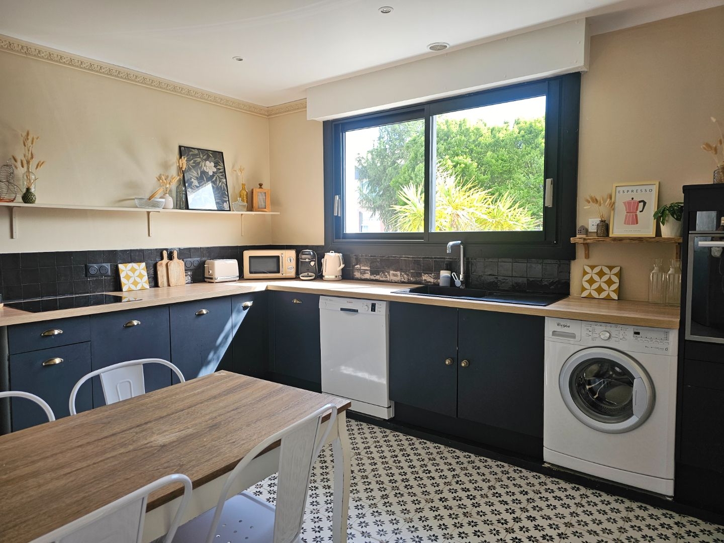Maison à vendre - 7 pièces - 184m2 - Saint-Gilles-Croi... (85800)
