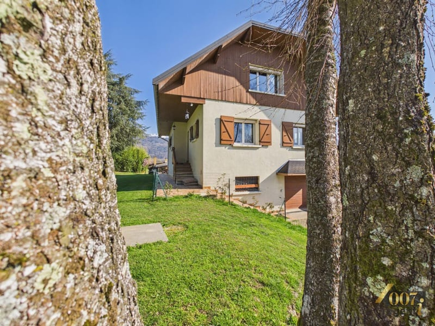 Maison à vendre - 8 pièces - 208m2 - Sainte-Hélène-Du-Lac (73800)