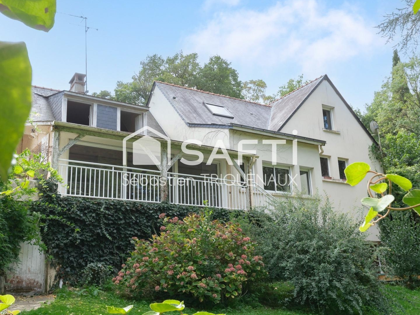 Maison à vendre - 7 pièces - 230m2 - Montreuil-Juigné (49460)