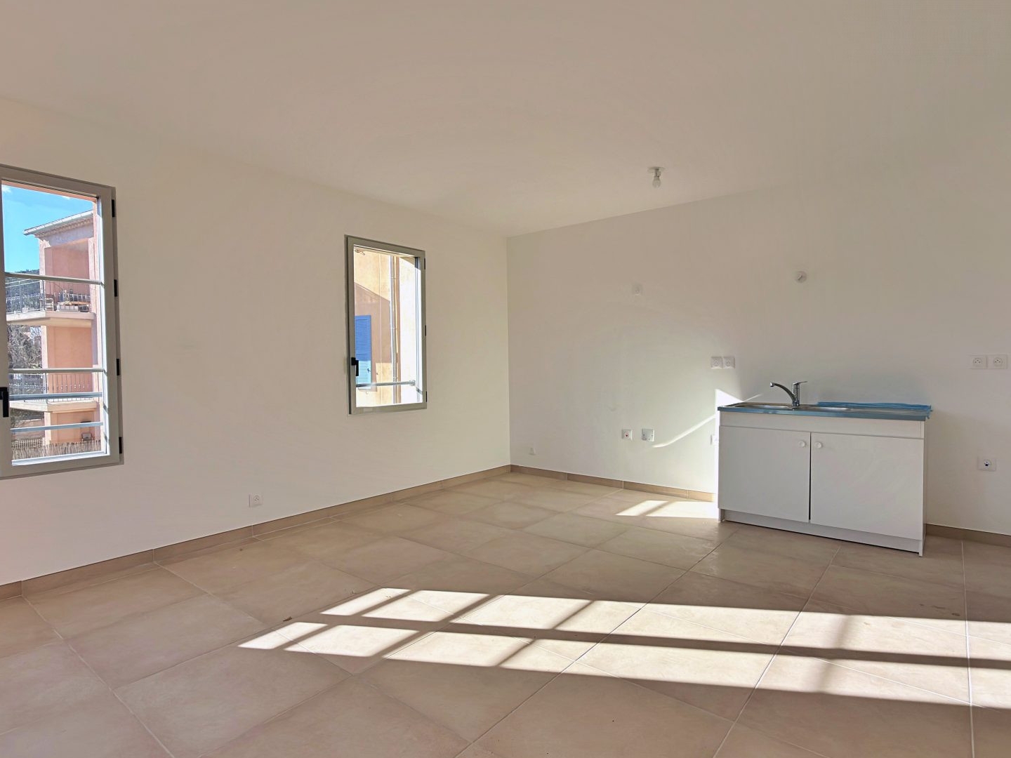 Appartement à vendre - 3 pièces - 66m2 - Le Plan-De-La-Tour (83120)