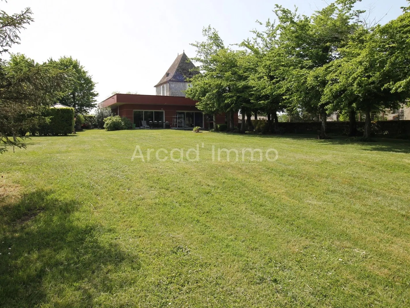 Propriété 4 pièces 180 m²