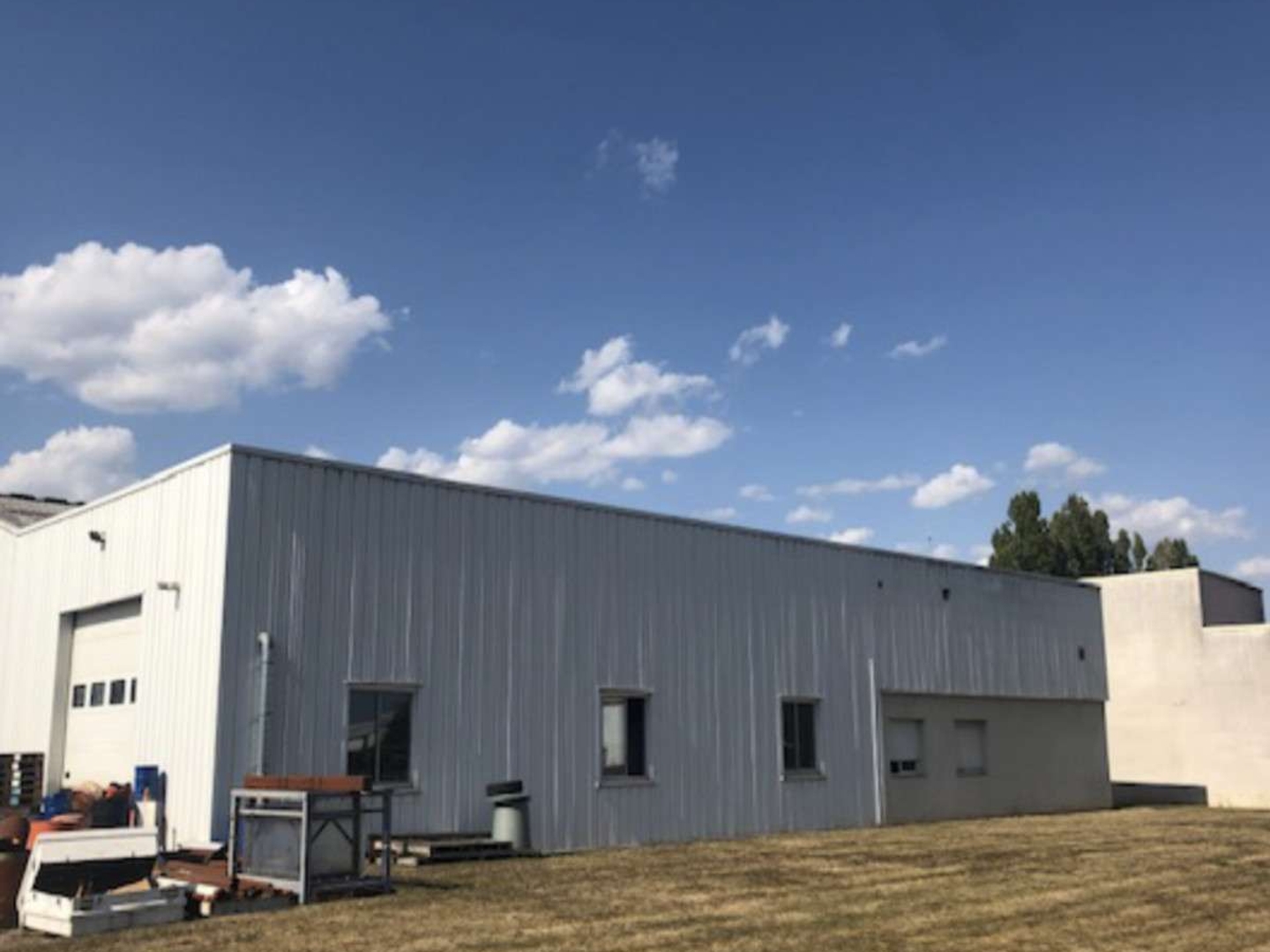 Entrepôt surface de 700m² à vendre Dracy le Fort