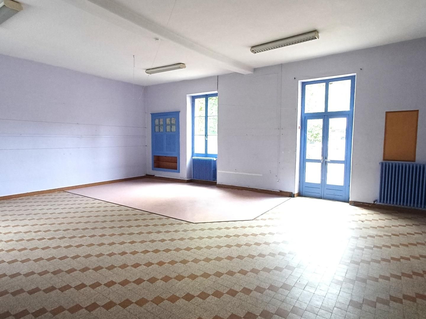Bureaux à vendre - 8 pièces - 350m2 - Cloyes-Les-Trois-... (28220)