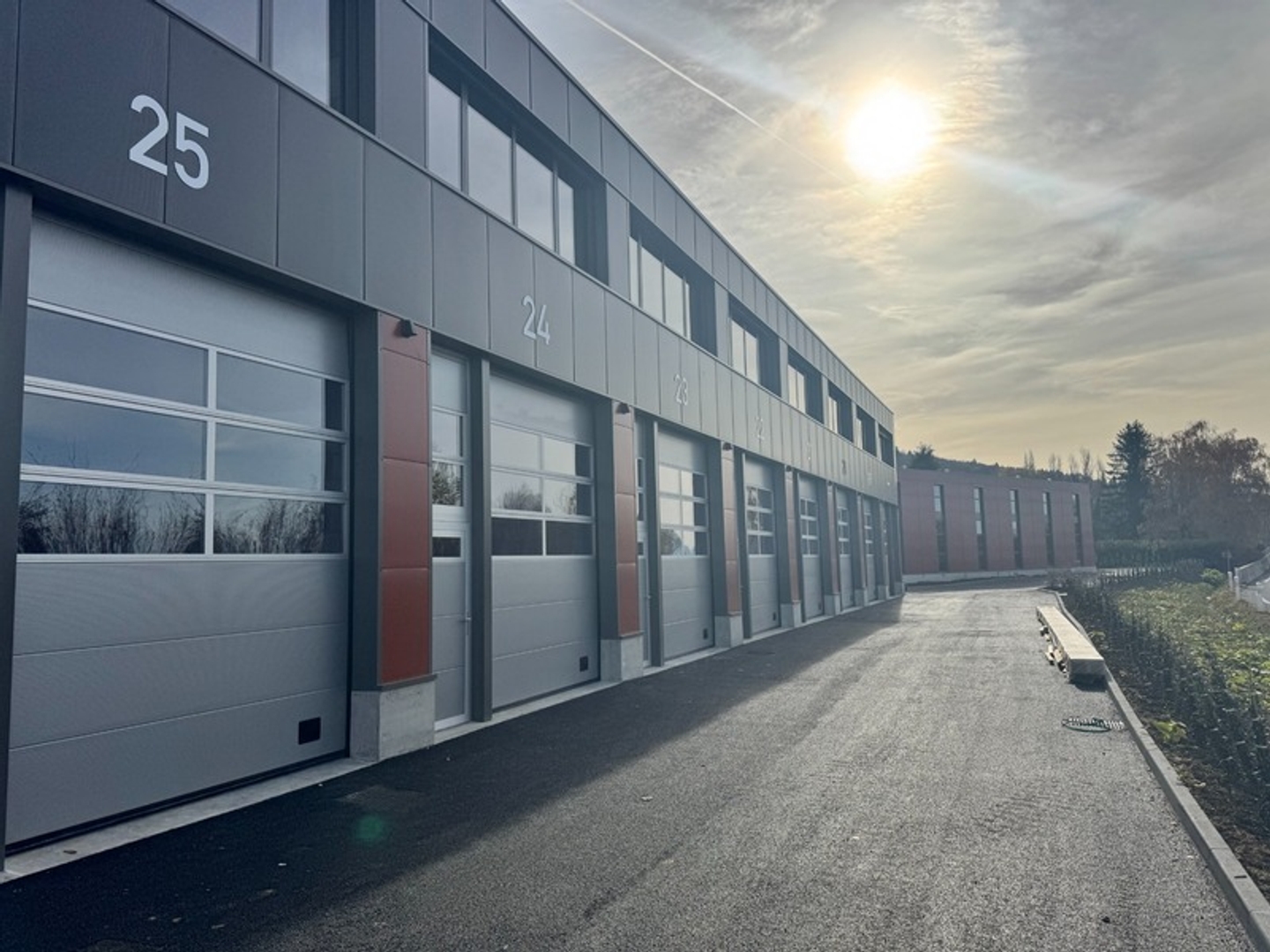 à vendre Artisans : Votre nouvel atelier de 115 m² au pied de l'A40 - Bonneville